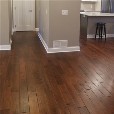 5 X 3 4 Hickory Hand Sed, Hardwood Floor With A Queen Christina